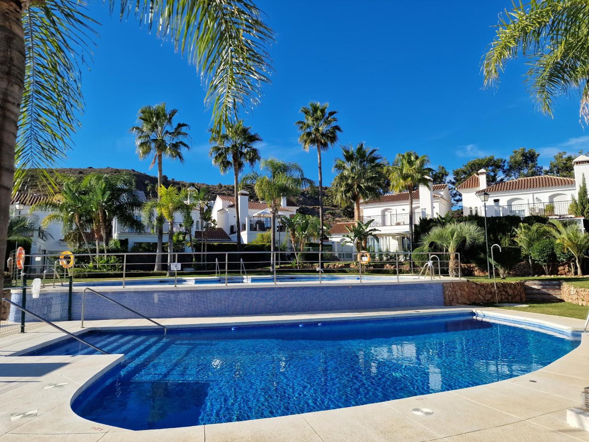 말라가 Sun & Palms - Cozy Flat In Quiet Neighbourhood With A Great Pool Area 아파트 외부 사진
